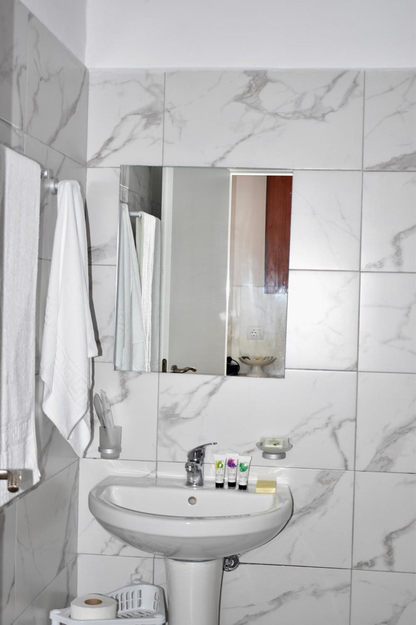 Ksamil Sea&Lake View Escape Bagian luar foto